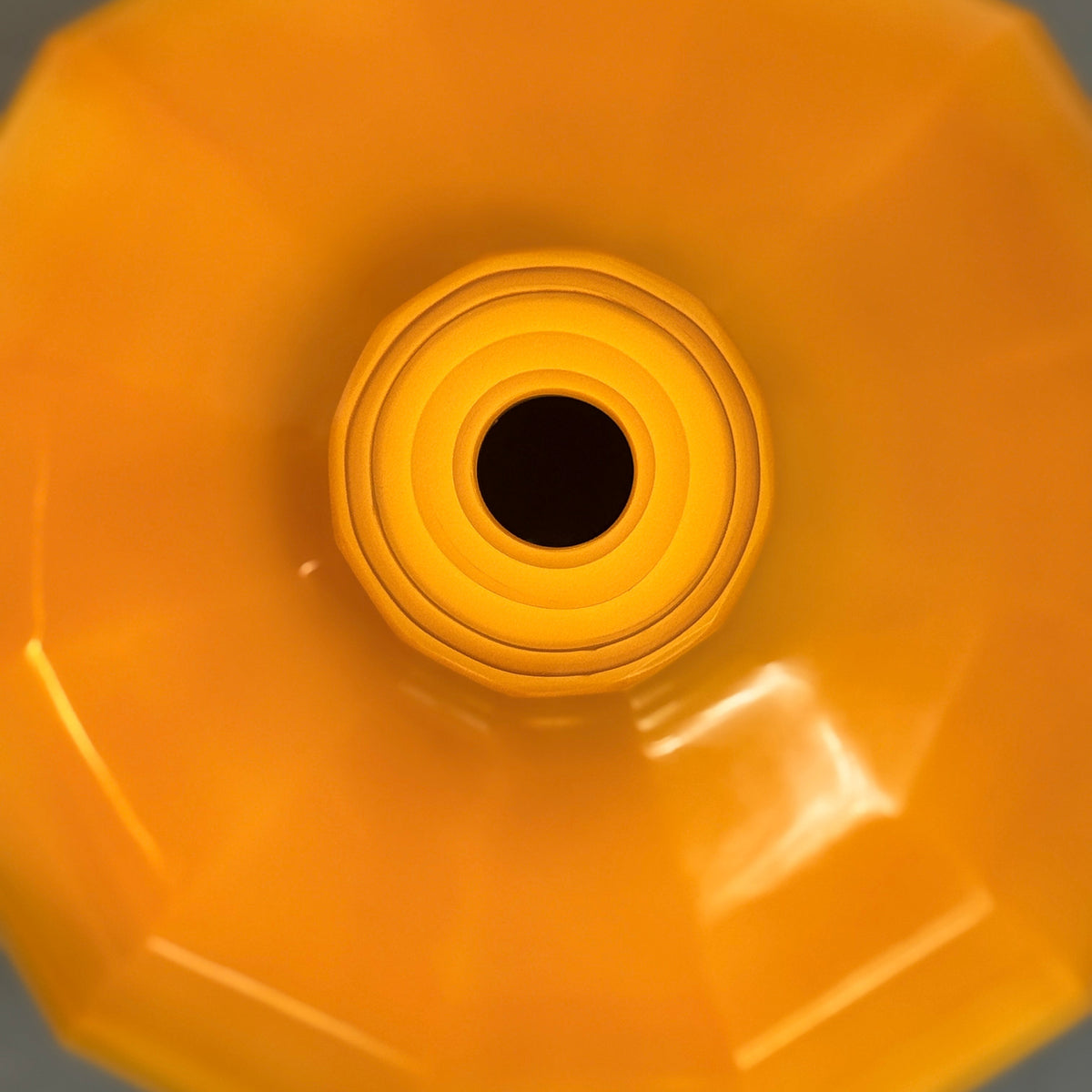 Beijing_Glass_octagon_pumpkin_vase_M_yellow_from_above